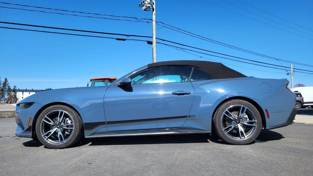 2025 Ford Mustang CONVERTIBLE in Matane, Quebec - 14 - w1024h768px
