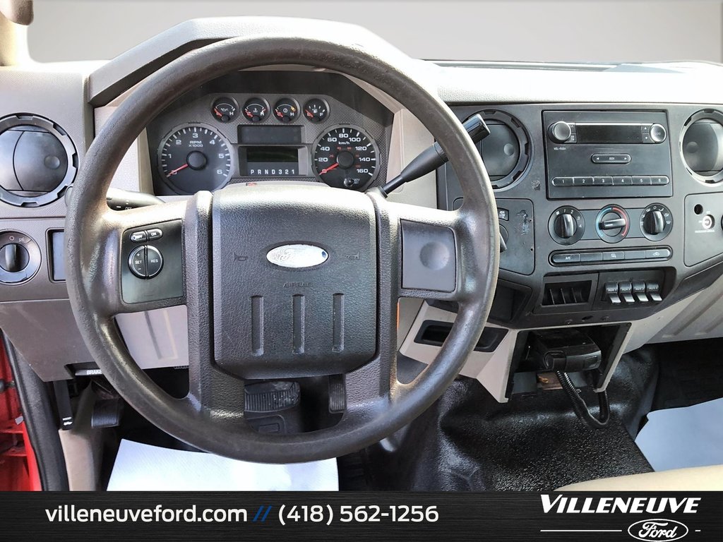2010 Ford Super Duty F-250 SRW XL  SUPER CAB in Matane, Quebec - 11 - w1024h768px