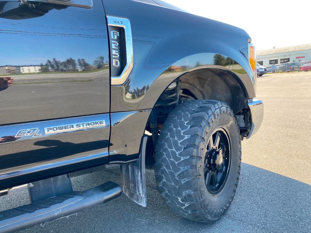 Ford Super Duty F-250 SRW XLT  BOITE de 6 pieds 2017 à Matane, Québec - 4 - w1024h768px