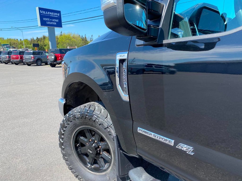 Ford Super Duty F-250 SRW XLT  BOITE de 6 pieds 2017 à Matane, Québec - 10 - w1024h768px