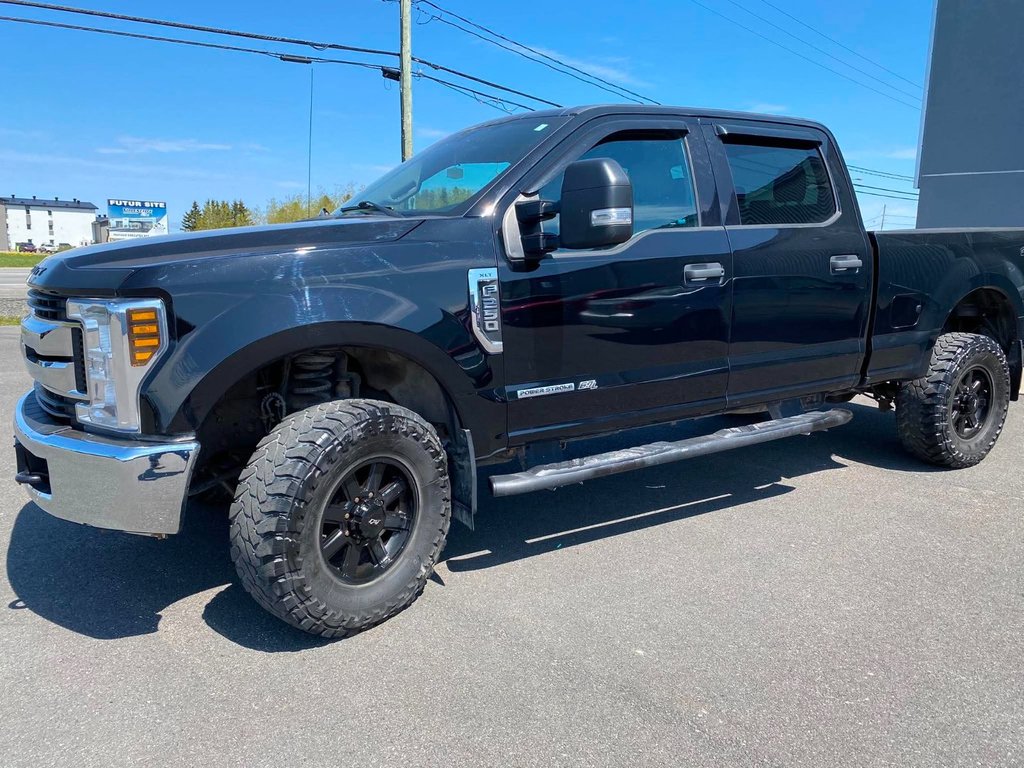 Ford Super Duty F-250 SRW XLT  BOITE de 6 pieds 2017 à Matane, Québec - 9 - w1024h768px