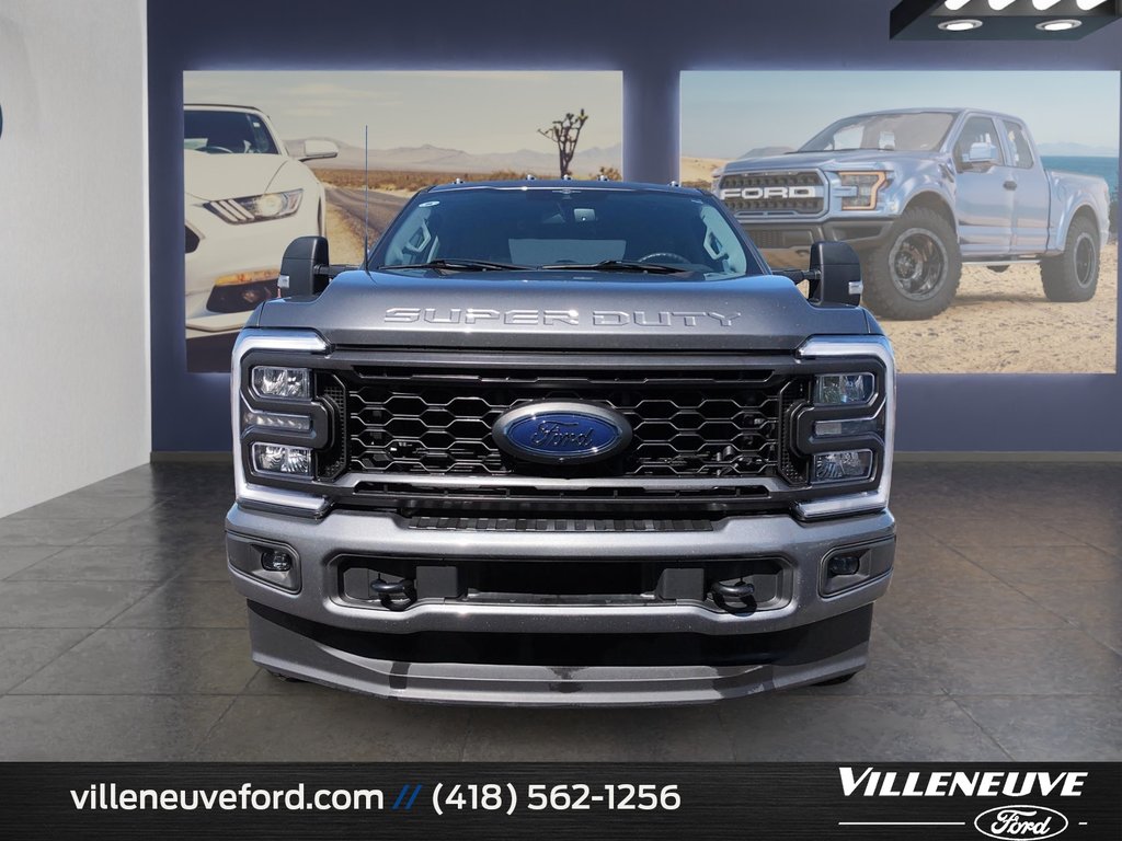 Ford Super Duty F-350 SRW XLT SPORT FX4 2023 à Matane, Québec - 2 - w1024h768px