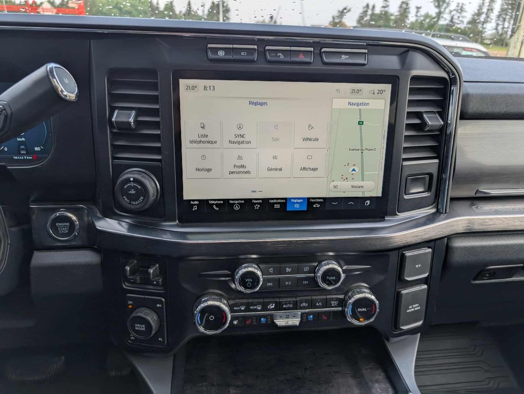 Ford Super Duty F-350 SRW LARIAT  HAUT NIVEAU Ensemble DÉCOR NOIR 2024 à Matane, Québec - 12 - w1024h768px