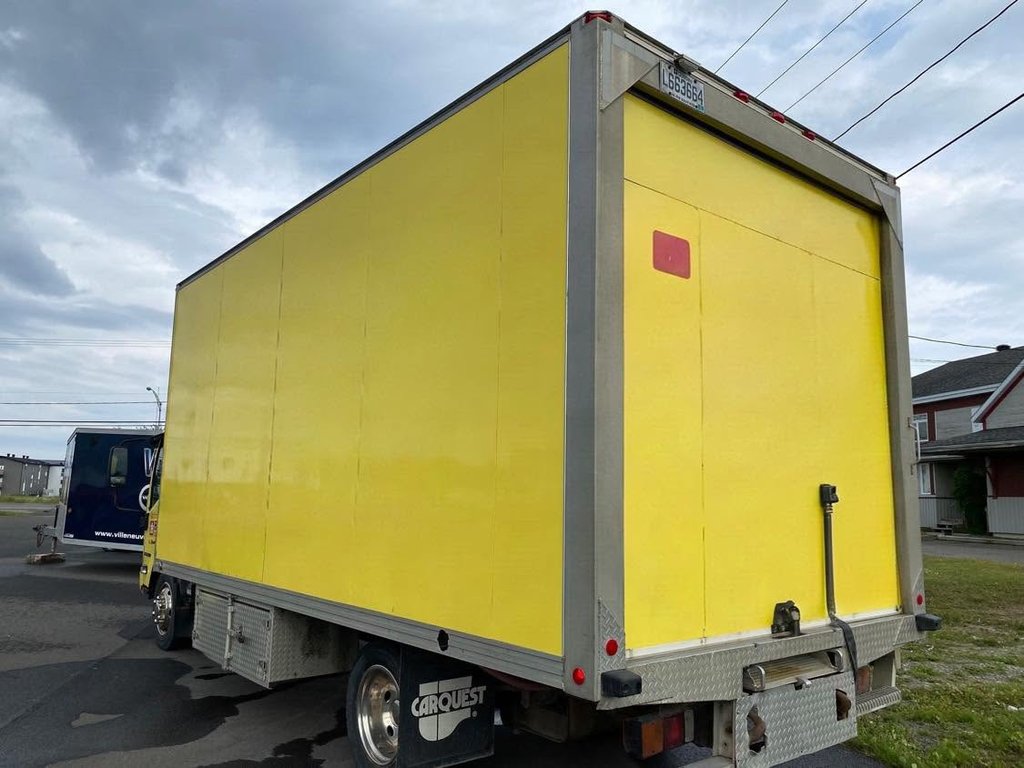 2017 Isuzu NPR HD GAS REG BOÎTE DE 18 PIEDS in Matane, Quebec - 10 - w1024h768px