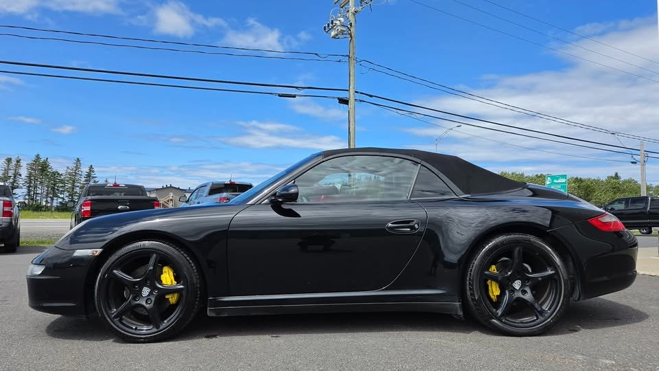 2006 Porsche 911 CARRERA 4 in Matane, Quebec - 2 - w1024h768px