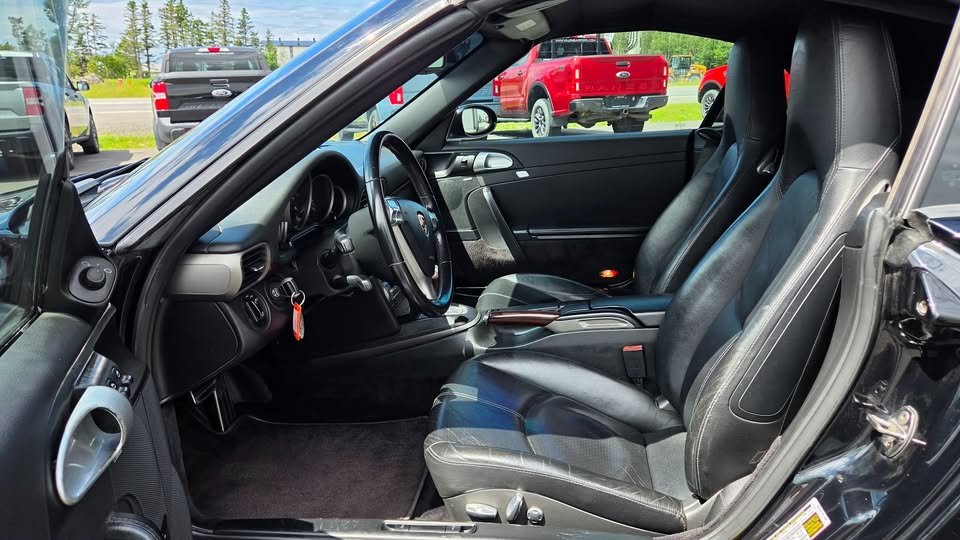 2006 Porsche 911 CARRERA 4 in Matane, Quebec - 13 - w1024h768px
