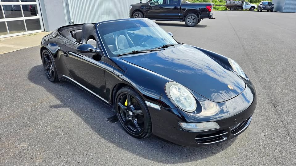 2006 Porsche 911 CARRERA 4 in Matane, Quebec - 9 - w1024h768px