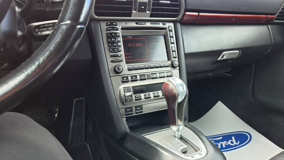 2006 Porsche 911 CARRERA 4 in Matane, Quebec - 15 - w1024h768px