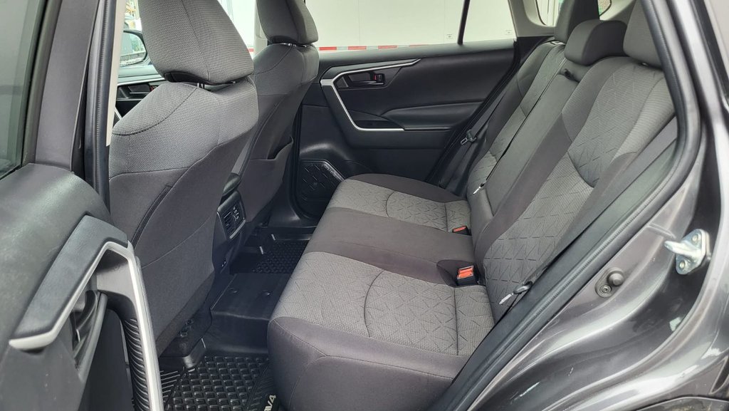 2022 Toyota RAV4 LE in Matane, Quebec - 12 - w1024h768px
