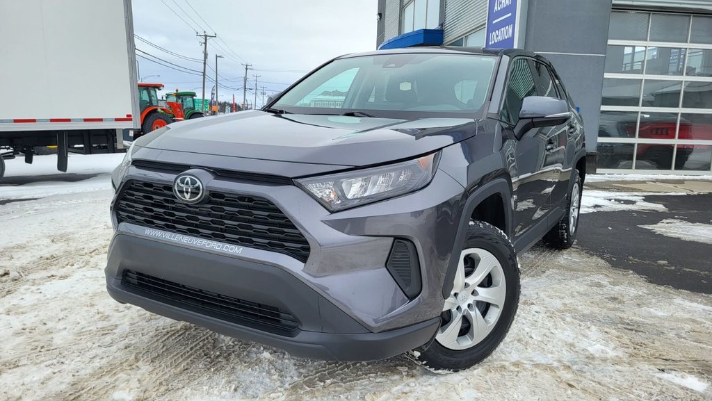 2022 Toyota RAV4 LE in Matane, Quebec - 1 - w1024h768px