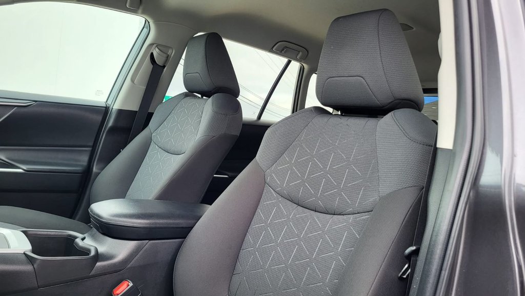 2022 Toyota RAV4 LE in Matane, Quebec - 14 - w1024h768px