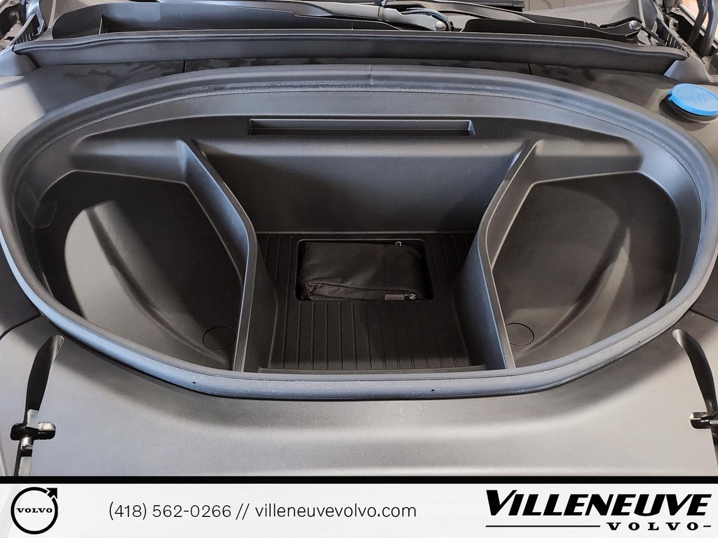 Volvo EX90 Ultra 2025-7