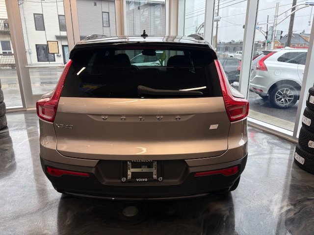 2023 Volvo XC40 RECHARGE PURE ELECTRIC ULTIMATE-3