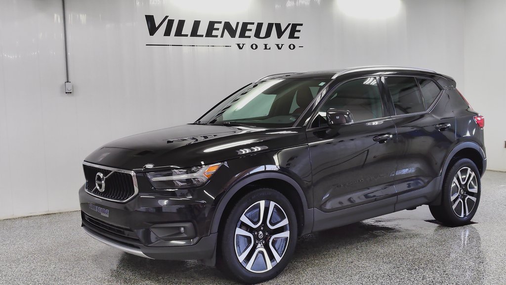 2020 Volvo XC40 MOMENTUM-0
