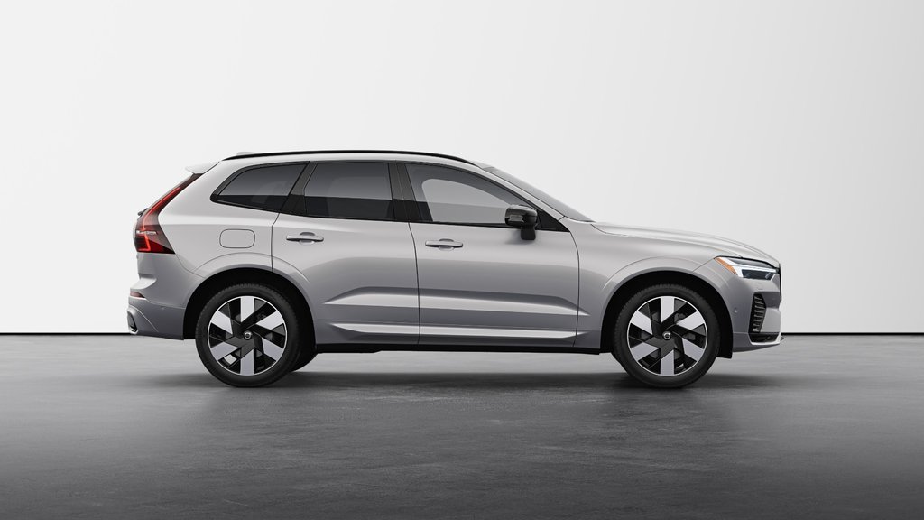 2025 Volvo XC60 Plug-In Hybrid Ultra Dark Theme-4