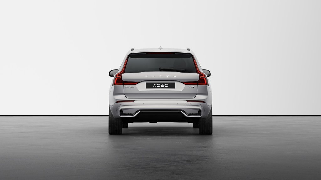 2025 Volvo XC60 Plug-In Hybrid Ultra Dark Theme-3