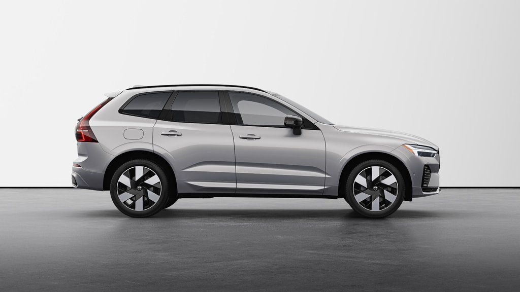 2025 Volvo XC60 Plug-In Hybrid Ultra Dark Theme-4