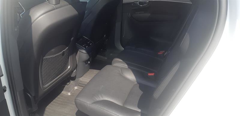 2020 Volvo XC90 T6 AWD Momentum (7-Seat)-5
