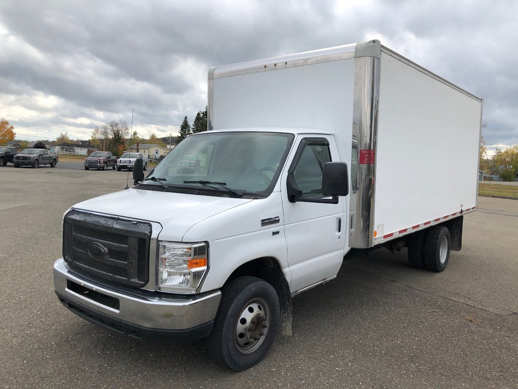 Violette Motors Ltd Edmundston 2013 Ford Econoline Commercial Cutaway