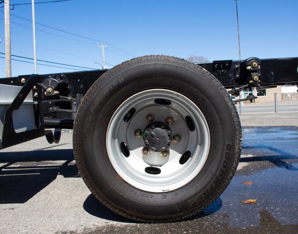 Vicinity Motor Corp VMC1200 Châssis 2023 à Saint-Hyacinthe, Québec - 8 - w1024h768px
