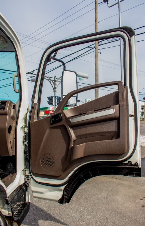 2023 Vicinity Motor Corp VMC1200 Cube in Saint-Hyacinthe, Quebec - 9 - w1024h768px
