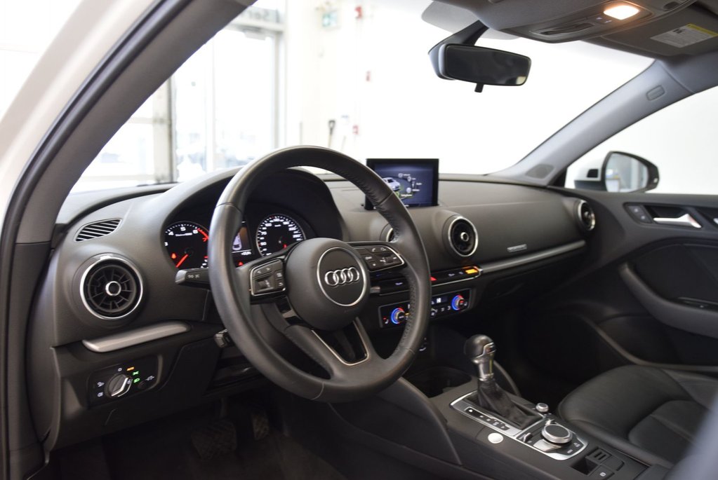 2020 Audi A3 45+AWD+CUIR+TOIT+BAS KM+ in Laval, Quebec - 9 - w1024h768px