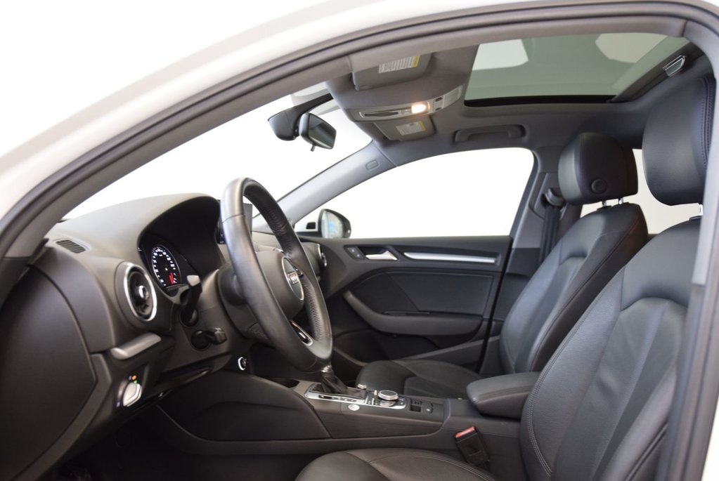 2020 Audi A3 45+AWD+CUIR+TOIT+BAS KM+ in Laval, Quebec - 17 - w1024h768px