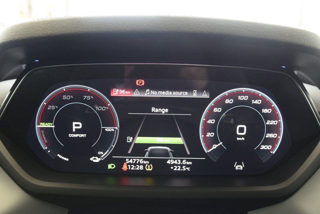 2022 Audi e-tron GT PREMIUM PACK+AWD+CUIR+TOIT in Laval, Quebec - 27 - w1024h768px