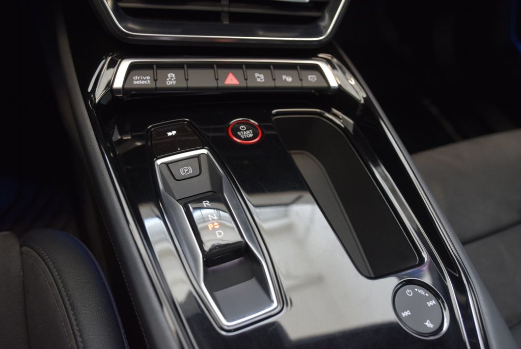 2022 Audi e-tron GT PREMIUM PACK+AWD+CUIR+TOIT in Laval, Quebec - 32 - w1024h768px