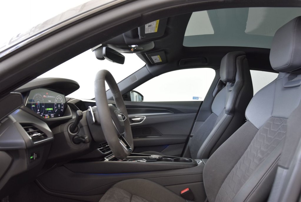 2022 Audi e-tron GT PREMIUM PACK+AWD+CUIR+TOIT in Laval, Quebec - 10 - w1024h768px