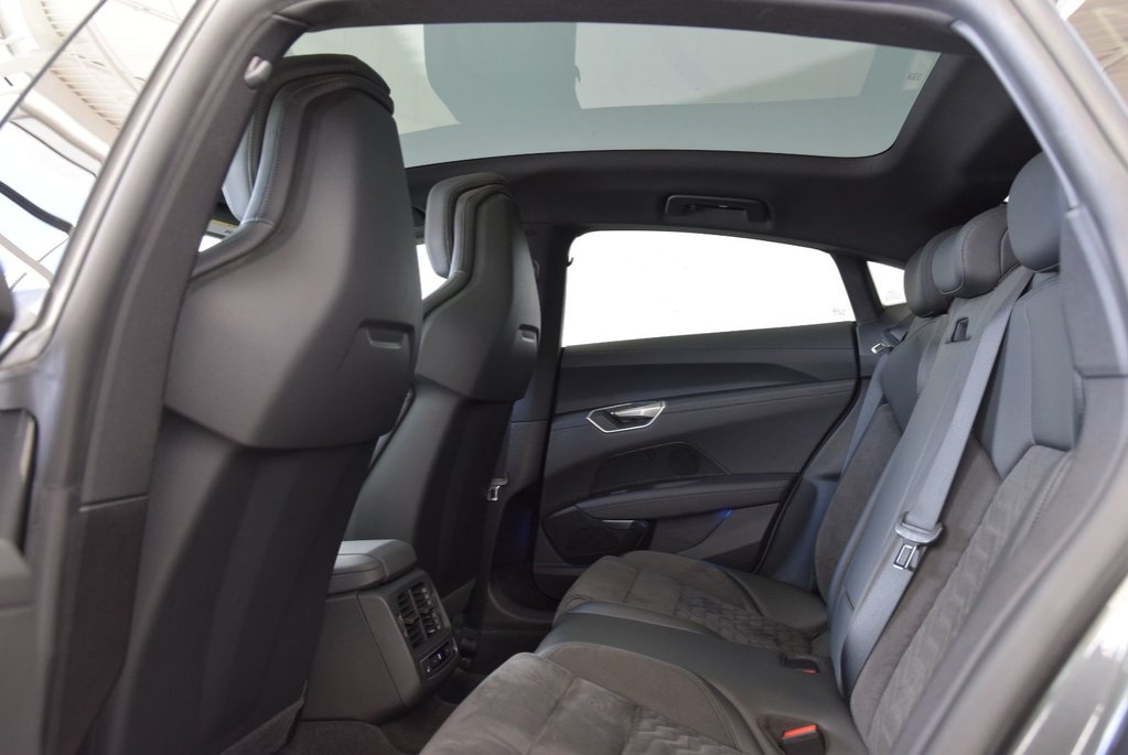 2022 Audi e-tron GT PREMIUM PACK+AWD+CUIR+TOIT in Laval, Quebec - 21 - w1024h768px