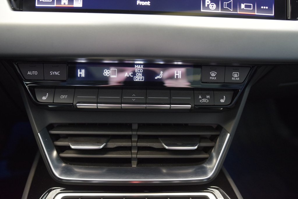 2022 Audi e-tron GT PREMIUM PACK+AWD+CUIR+TOIT in Laval, Quebec - 31 - w1024h768px