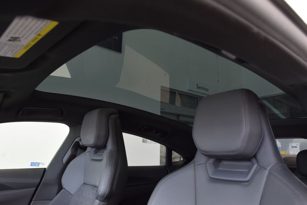 2022 Audi e-tron GT PREMIUM PACK+AWD+CUIR+TOIT in Laval, Quebec - 9 - w1024h768px