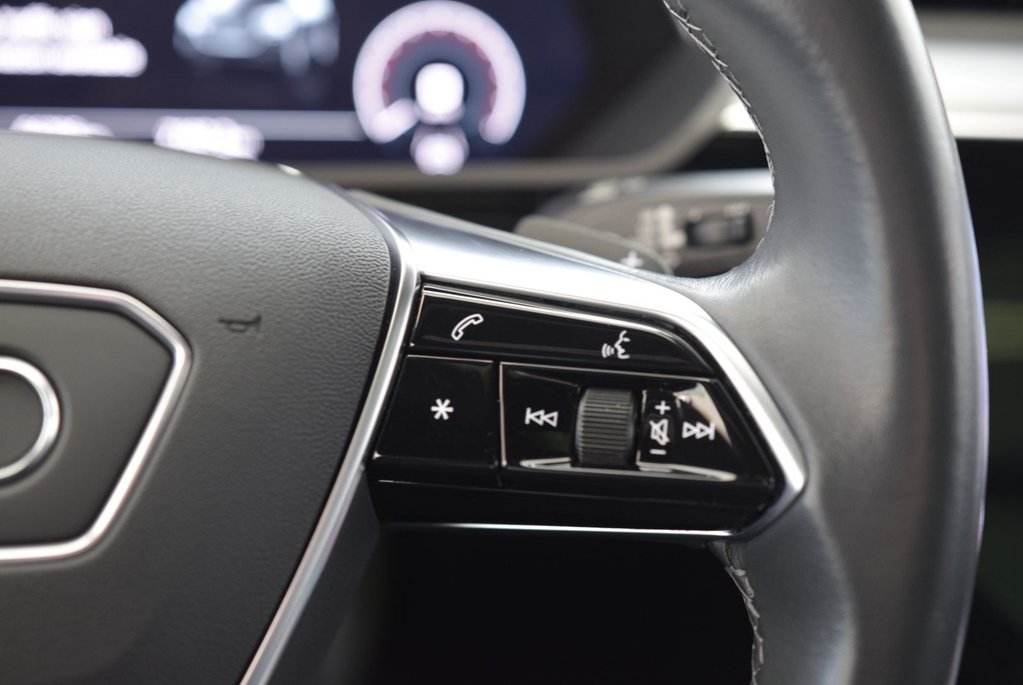 Audi e-tron Sportback TECHNIK+BLACK PACKAGE+LED 2022 à Laval, Québec - 28 - w1024h768px