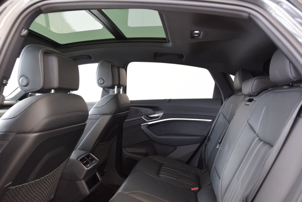 Audi e-tron Sportback TECHNIK+BLACK PACKAGE+LED 2022 à Laval, Québec - 9 - w1024h768px