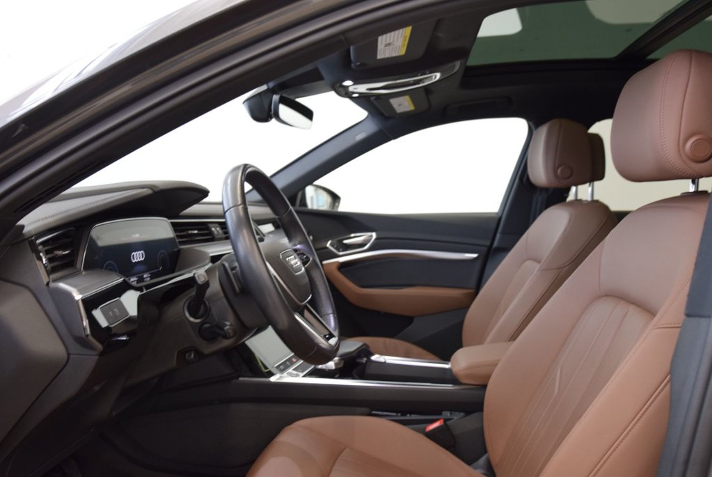 2022 Audi e-tron Sportback PROGRESSIV+BLACK PACKAGE in Laval, Quebec - 9 - w1024h768px