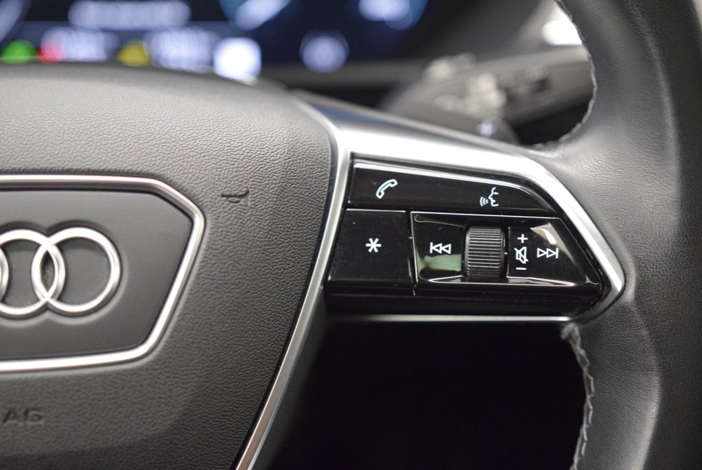 2022 Audi e-tron Sportback TECHNIK+BLACK PACKAGE+AWD in Laval, Quebec - 19 - w1024h768px