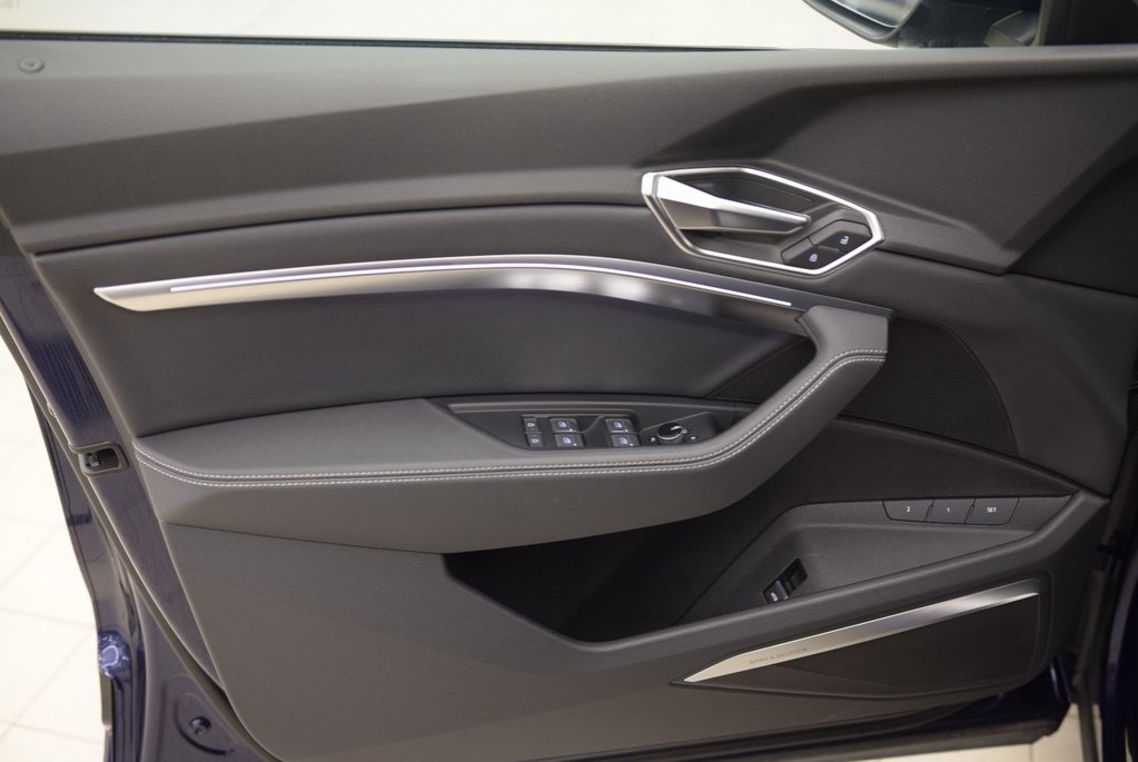 2022 Audi e-tron Sportback TECHNIK+BLACK PACKAGE+AWD in Laval, Quebec - 26 - w1024h768px