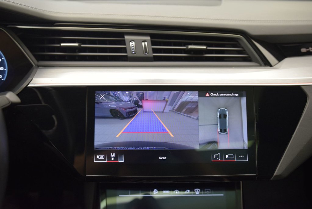 2022 Audi e-tron Sportback TECHNIK+BLACK PACKAGE+AWD in Laval, Quebec - 11 - w1024h768px