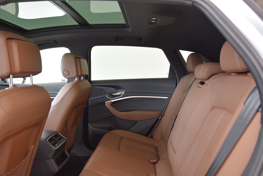 2022 Audi E-TRON PROGRESSIV+BLACK PACKAGE in Laval, Quebec - 18 - w1024h768px