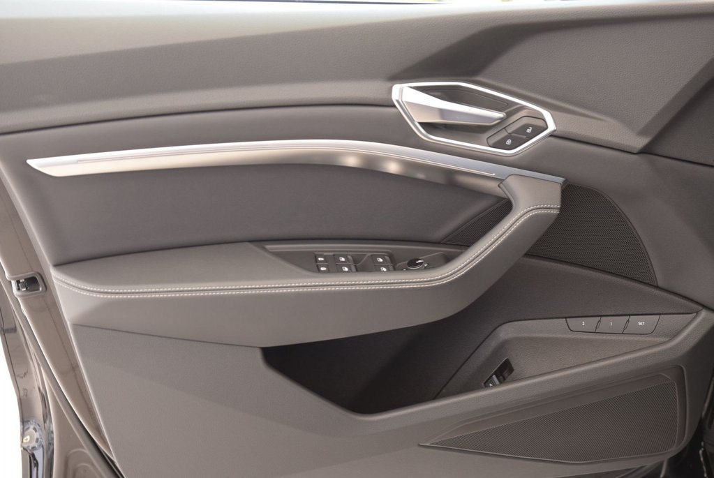 Audi E-TRON PROGRESSIV+CONVENIENCE 2022 à Laval, Québec - 18 - w1024h768px