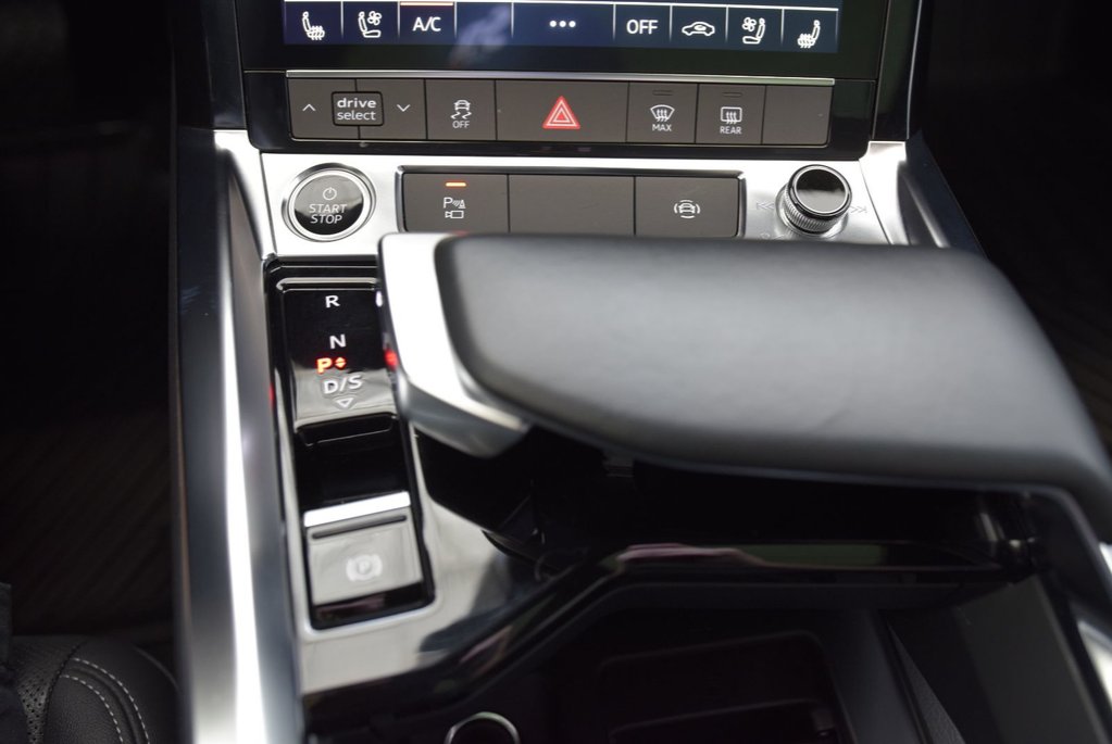 Audi E-TRON PROGRESSIV+CONVENIENCE 2022 à Laval, Québec - 30 - w1024h768px