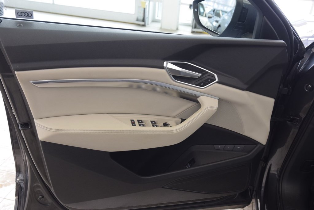 Audi e-tron PROGRESSIV+BLACK PACKAGE 2022 à Laval, Québec - 17 - w1024h768px