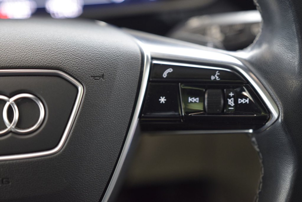 Audi e-tron PROGRESSIV+BLACK PACKAGE 2022 à Laval, Québec - 26 - w1024h768px