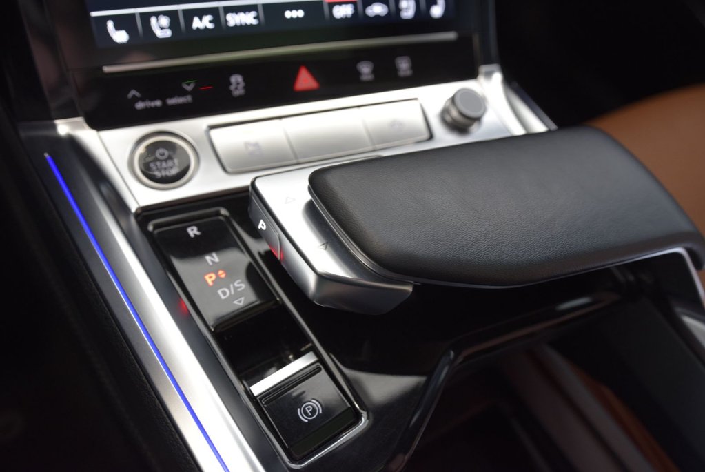 2022 Audi e-tron TECHNIK+BLACK OPTIK+AWD in Laval, Quebec - 30 - w1024h768px