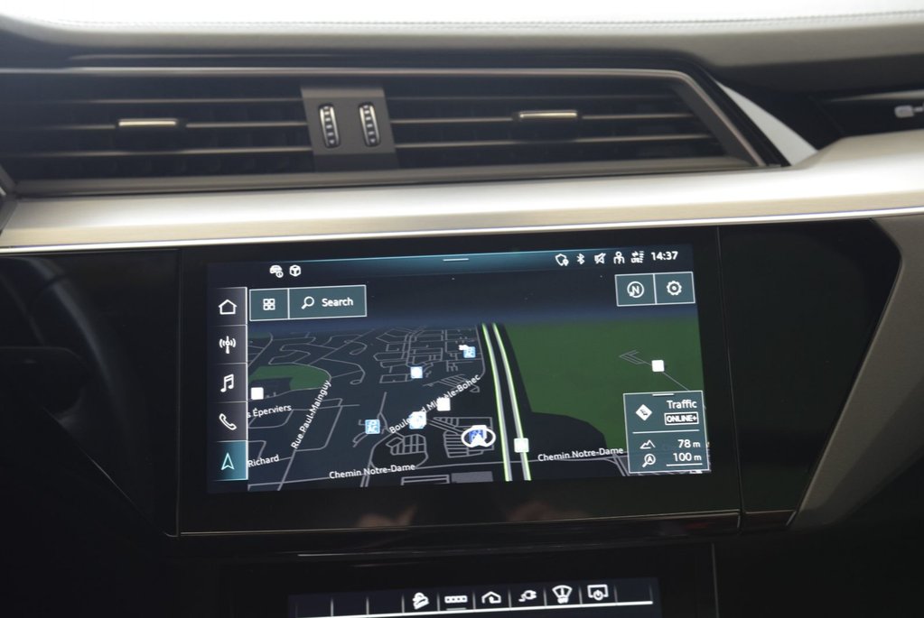2022 Audi e-tron TECHNIK+BLACK OPTIK+AWD in Laval, Quebec - 26 - w1024h768px