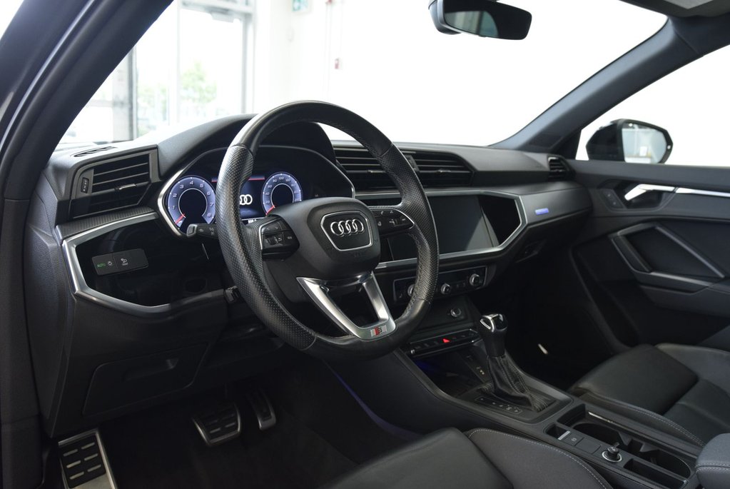 Audi Q3 TECHNIK+BLACK OPTIK+SPORT PACK 2021 à Laval, Québec - 5 - w1024h768px
