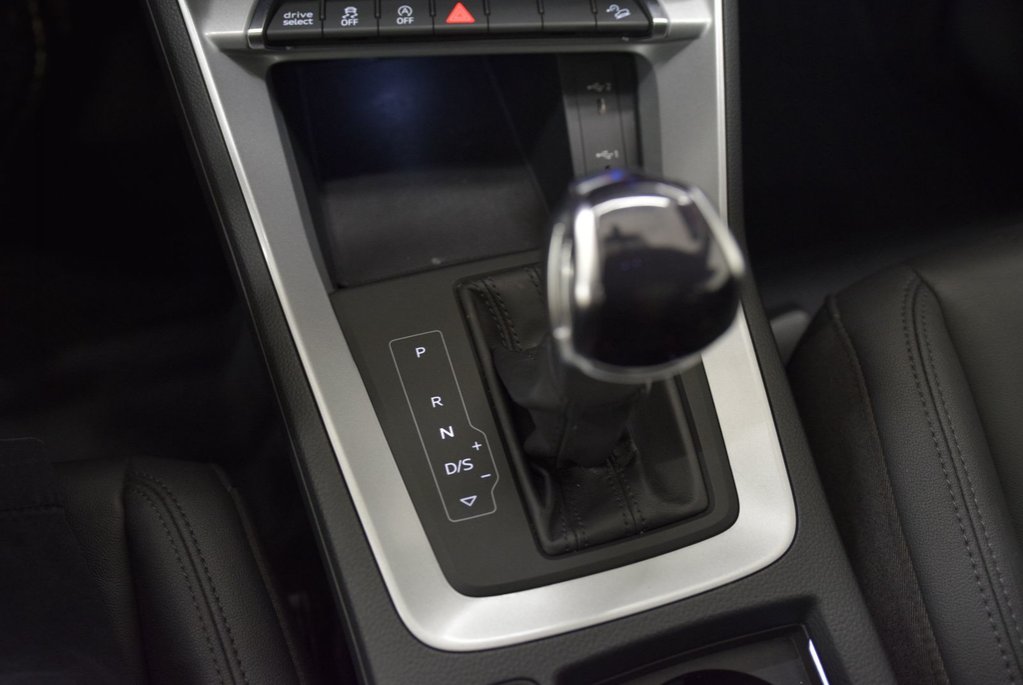 2022 Audi Q3 45+228 HP+AWD+CUIR+TOIT+ in Laval, Quebec - 28 - w1024h768px
