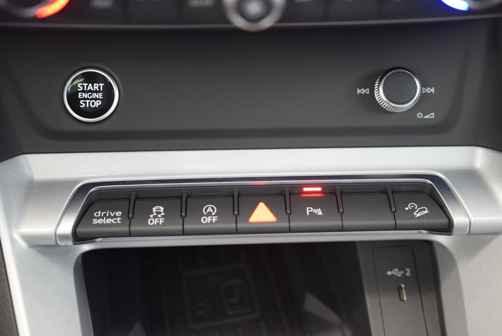 2023 Audi Q3 45+BLACK OPTIK+CUIR+TOIT+ in Laval, Quebec - 28 - w1024h768px
