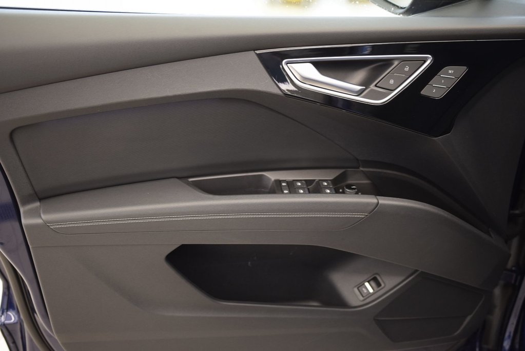 2022 Audi Q4 e-tron TECHNIK+BLACK OPTIK+LED in Laval, Quebec - 30 - w1024h768px